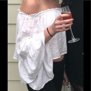 LF Rumor Boutique Flowy Off the Shoulder White Crop Top Size Medium